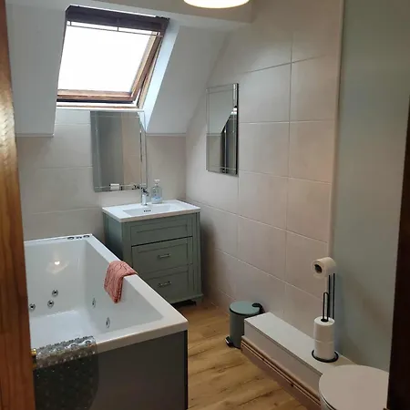 With Jack 民宿 Limerick Junction