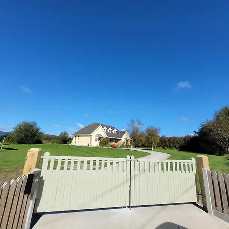 With Jack منزل للإقامة Limerick Junction